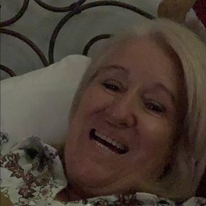 Meet your Posher, Lorrie